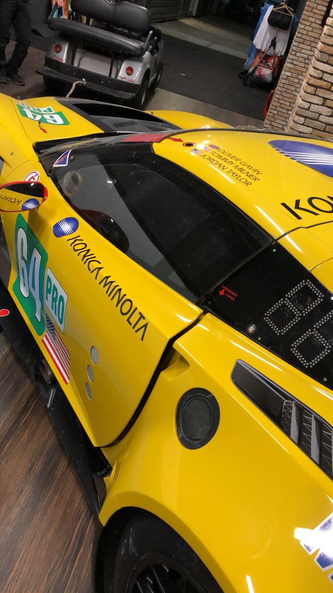 cescopasto's tweet photo. @olivergavin The car is waiting for you 😉 https://t.co/nN3v2ElDiv