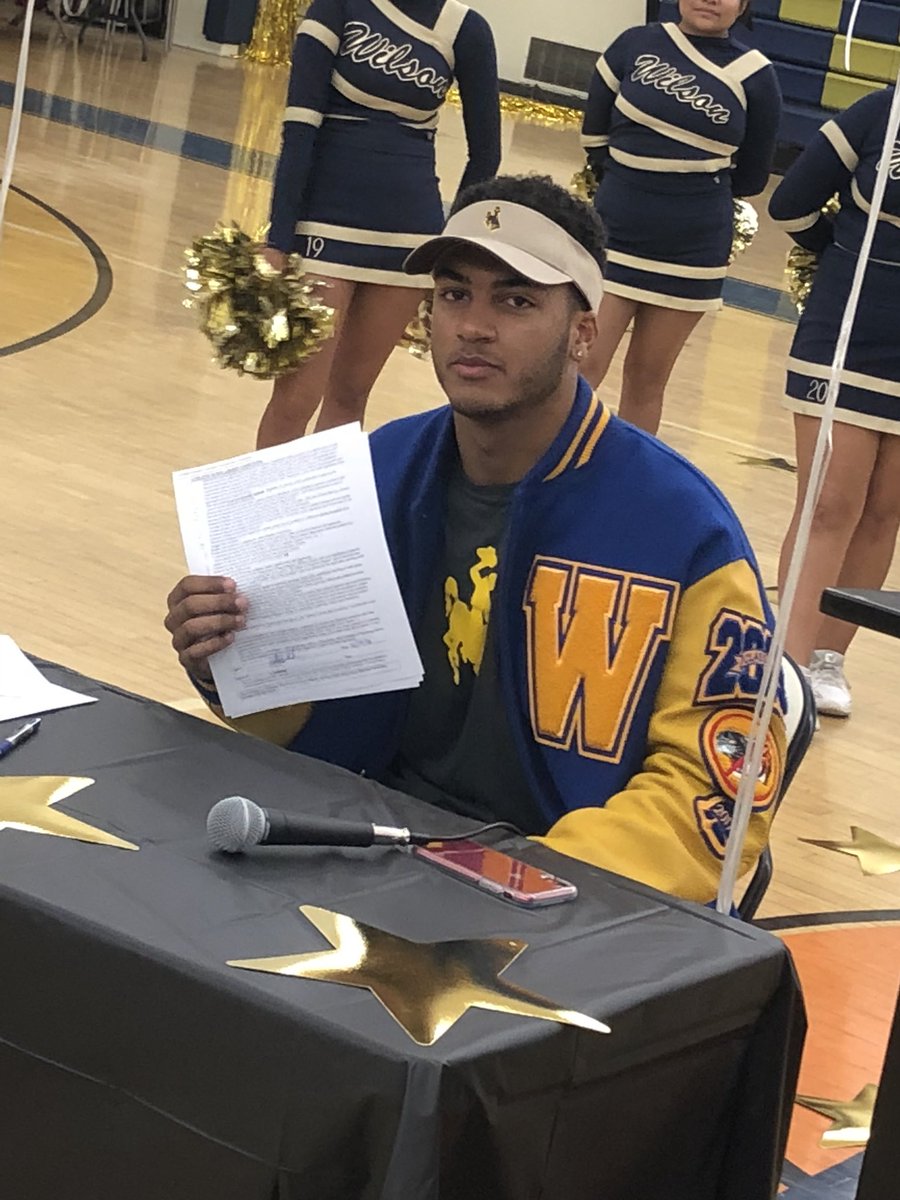 TheMatt_V's tweet image. First Year @ Wilson AS A OC Broke Some LA Scoring Records &amp;amp; Signed A Kid D1 !! Onto My Next Coaching Journey. CO-Head Coach Announcement Soon! Proud Of My Guy @saiahdevin On Signing With @wyo_football Thanks @CoachJRich 🤝🗣💯