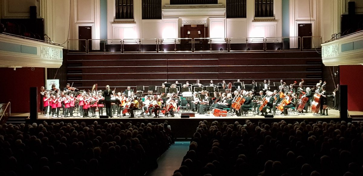 dundeewestend's tweet photo. Superb winter concert at @CairdHallDundee.   Great performances by Big Noise Douglas, @NickyBenedetti and @DundeeSymphony  #ClassicalMusic 🎻🎵🎼🎶 

...  and raising funds for the fabulous Big Noise Douglas.  Thank you! @sistemascotland @OptiSoundDundee https://t.co/ZZTfwzdMeb