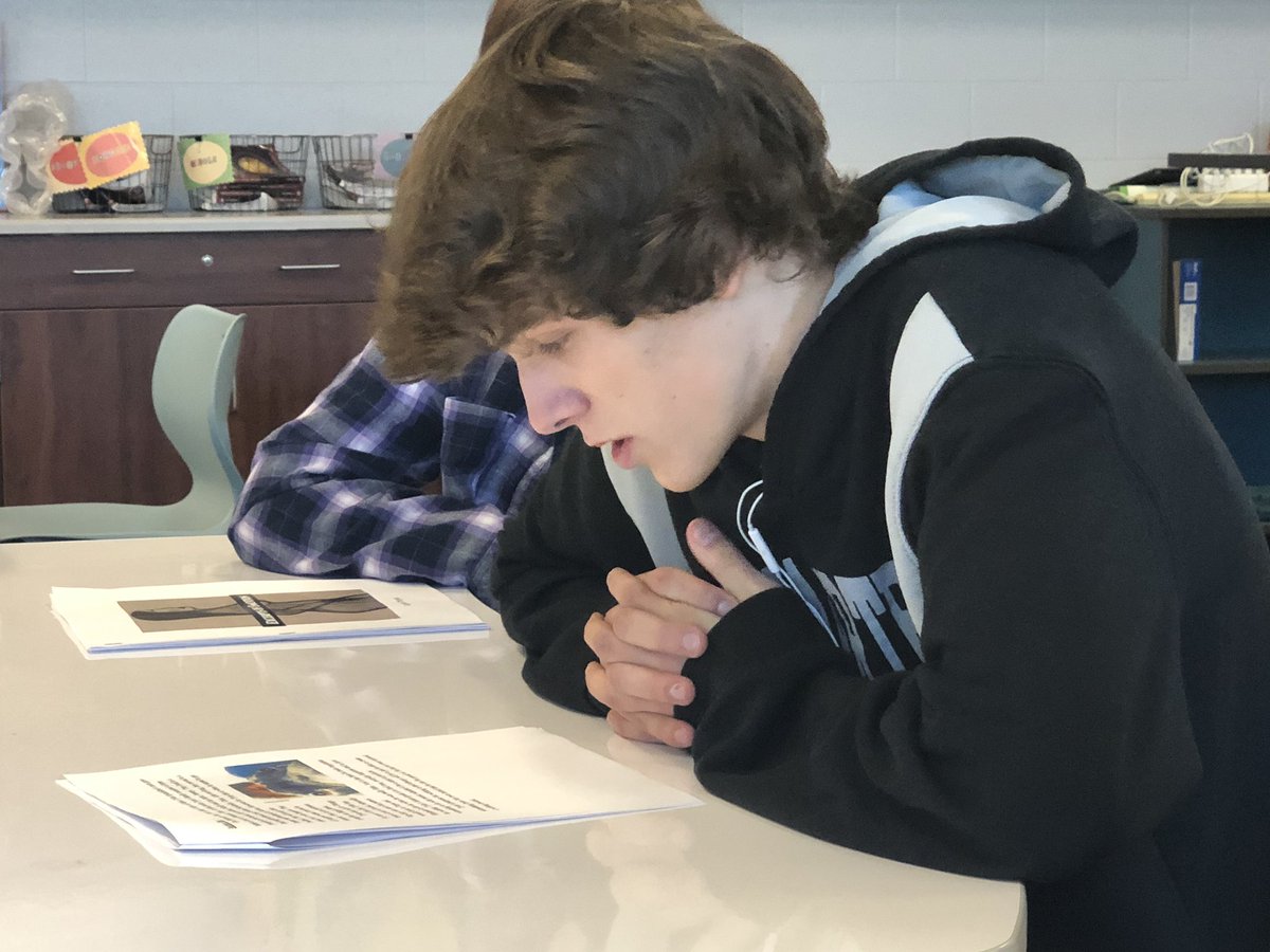 TeenTeacherLA's tweet photo. I may be an English teacher, but I can’t even begin to put into words how unbelievable my #CreativeWritingKrupp students’ #WritingPortfolios turned out this semester. I sure am going to miss these young authors. #OtsegoKnights #OurClassIsFamily ✍🏻📓📚❤️ https://t.co/UtWx7pq9cH