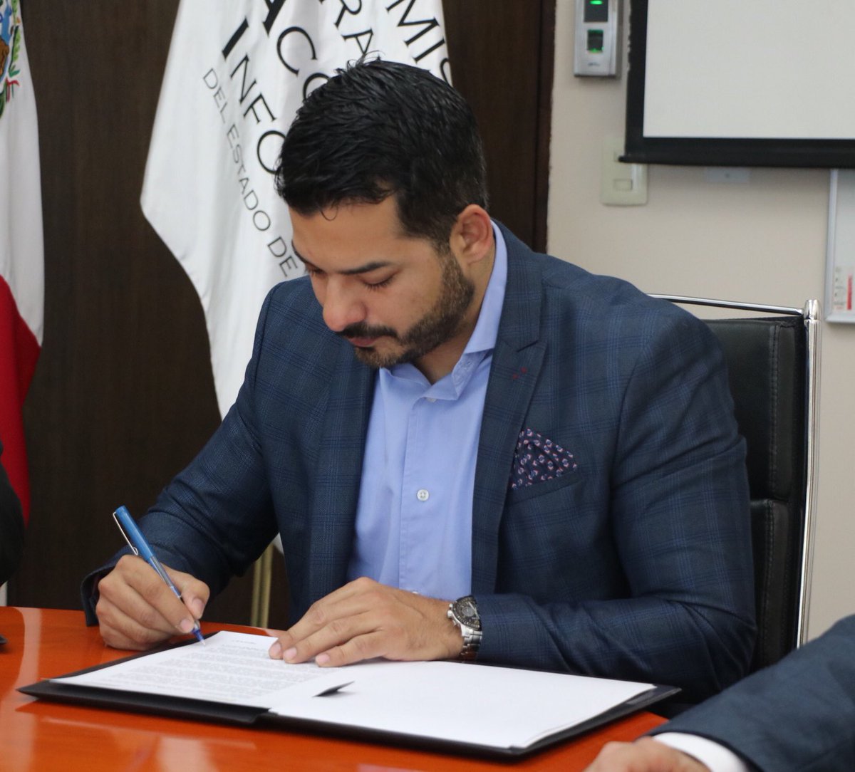 INFONLMX's tweet photo. Firma de convenio de colaboración entre #CTAINL y Auditoría Superior del Estado de Nuevo León 🖊 https://t.co/GmbPrV0MkZ