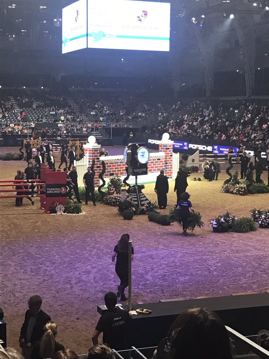 smcisme93's tweet image. MOVE THE CLOCK!!!!! #olympiascreen