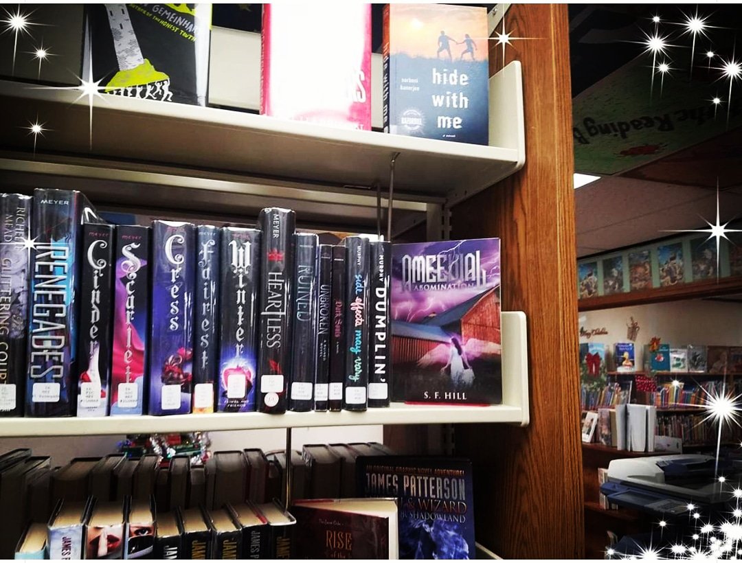 ameekial's tweet photo. Look what's on the shelf at the local library 💜 #Fantasy #ameekialabomination #StrengthOfWill #epicbook #popbook #whattoread #LGBTQ #writterscommunity #book #blessed #exciting #bookworm #books #booknerd #authorlife https://t.co/0NCW0qCqFn https://t.co/uG5amS4euS