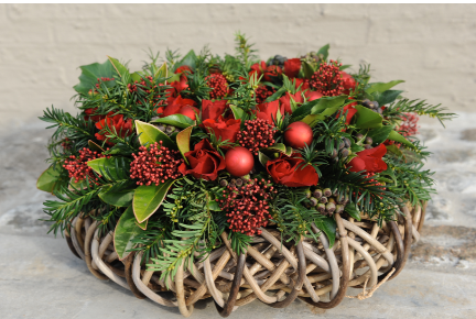 TuincentrumB's tweet photo. December staat voor feest en gezelligheid. Enkele sfeervolle kerststukjes mogen natuurlijk niet ontbreken! https://t.co/KRN3PKVIth