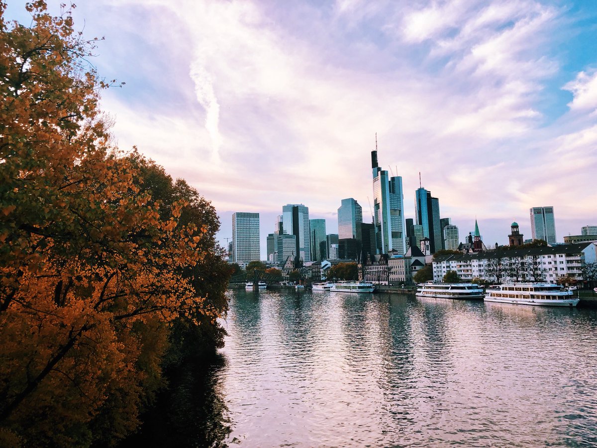 AlenaVave's tweet photo. #Frankfurt 🏙🎆 https://t.co/srwkyOepV3
