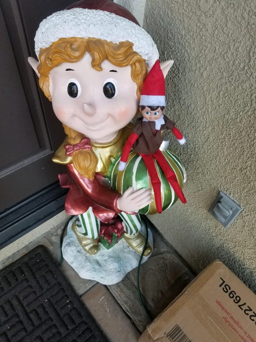 Twinning? 👯‍♀️🎅🏼📦
#STAYCALMHAVEFUN 
#peaksmiles #elfies
<a href="/erockspark/">Erik Spark</a> <a href="/MorabitoKeith/">Keith Morabito</a> <a href="/jrindafernshaw/">Fern Shaw</a> @SouthCalUPSers <a href="/UPSers/">UPSers</a> <a href="/UPSers/">UPSers</a> <a href="/elfontheshelf/">elfontheshelf</a> @benjaminmrogers <a href="/hrbobbyups/">Bobby Esquivel</a> <a href="/CuceTom/">Tom Cuce</a> <a href="/ABC7/">ABC7 Eyewitness News</a> <a href="/CoronaCenterUPS/">Corona Center</a>