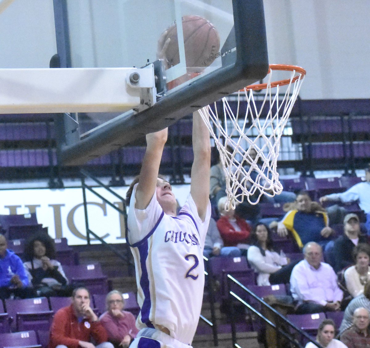 A_Litterell's tweet photo. Three parts of a dunk featuring @_Hunter_Harris. I know these are not the best dunk photos in the world, but I think they are decent. #okpreps #TeamChickasha https://t.co/7LIeEdxPRA