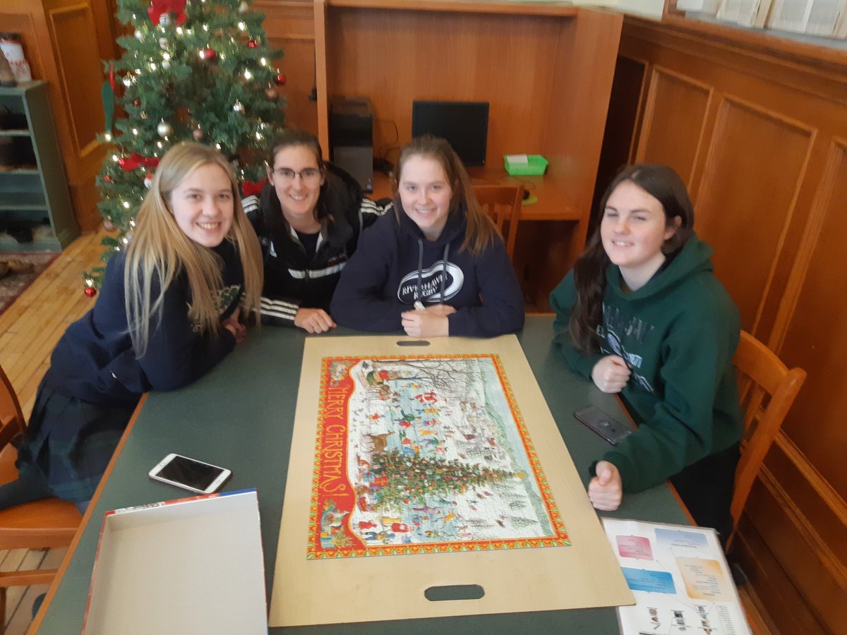 rnslibrary's tweet photo. 1 day until break...flex block creation...
#Collaboration
#TisTheSeason
#1000PiecesInMinutes
#success
#LibraryLove
@RNS1877 https://t.co/XwxaCVY7Qc