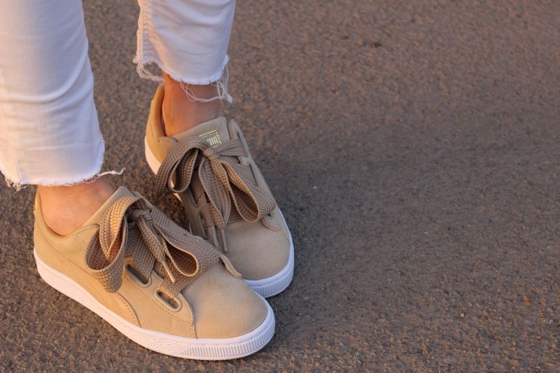 A la recherche d'une paire de baskets beige depuis un moment déjà @mellelunettes a trouvé mon bonheur chez #Babou, une fois de plus ! _ paire de #Puma #Heart 49€99 - buff.ly/2rXiOEm