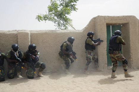 worldnewsdotcom's tweet photo. #Niger army kills at least 280 #BokoHaram militants: ministry
#LakeChad #Nigeria #Chad #Cameroon #WesternAfrican #KomadougouYobeRiver #NigerArmy
https://t.co/9I9nLqUNL0 https://t.co/drjDFWoSuc