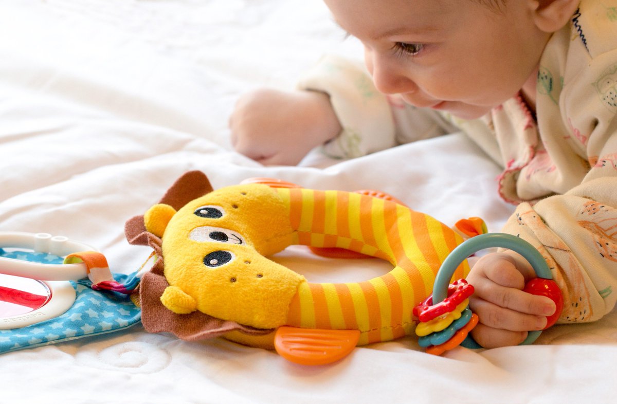 benbatuk's tweet image. What was baby's favourite Christmas gift? 🎅😍
...or did they prefer the box? 🤣

#pbloggers #mummybloggers #BabiesOfTwitter