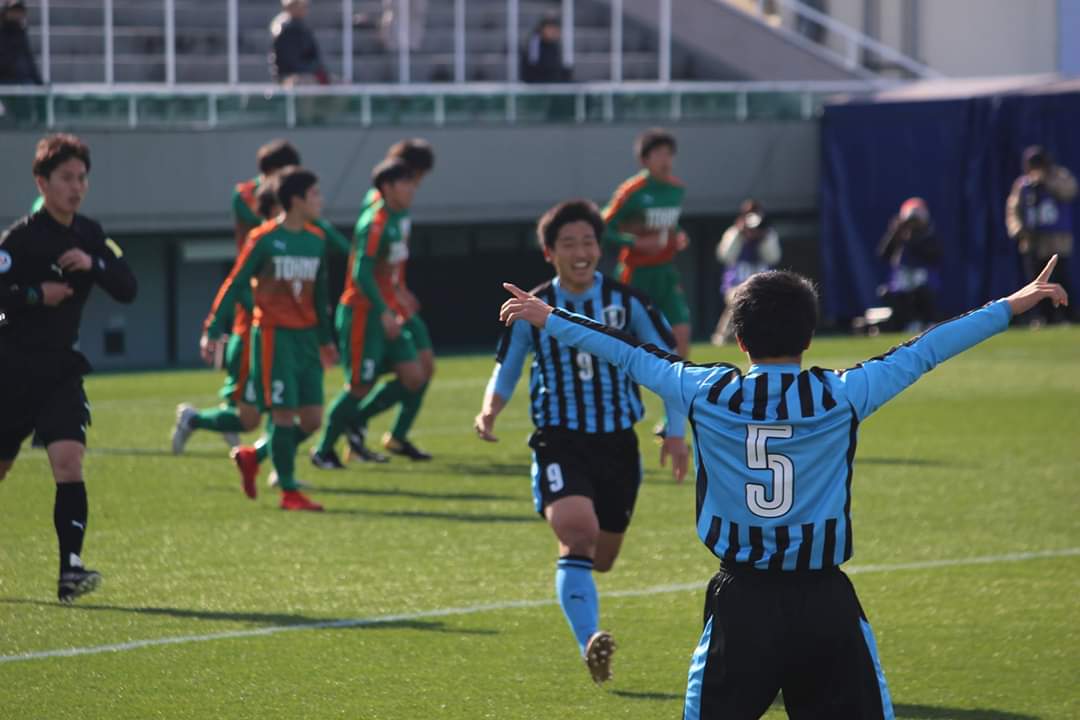 b9jdanRCDFQDlbt's tweet photo. 高校サッカー引退

3回戦vs瀬戸内（広島）
⚫1-2
力不足でした。目標は達成出来へんかったけど、夢の舞台に立って自分達がbest16までいけると思わんかった。ここまでいけたのも色々な方の支えがあったからです。

次のステージに向けて頑張ります。

応援ありがとうございました‼ https://t.co/kUBbm7MBBd