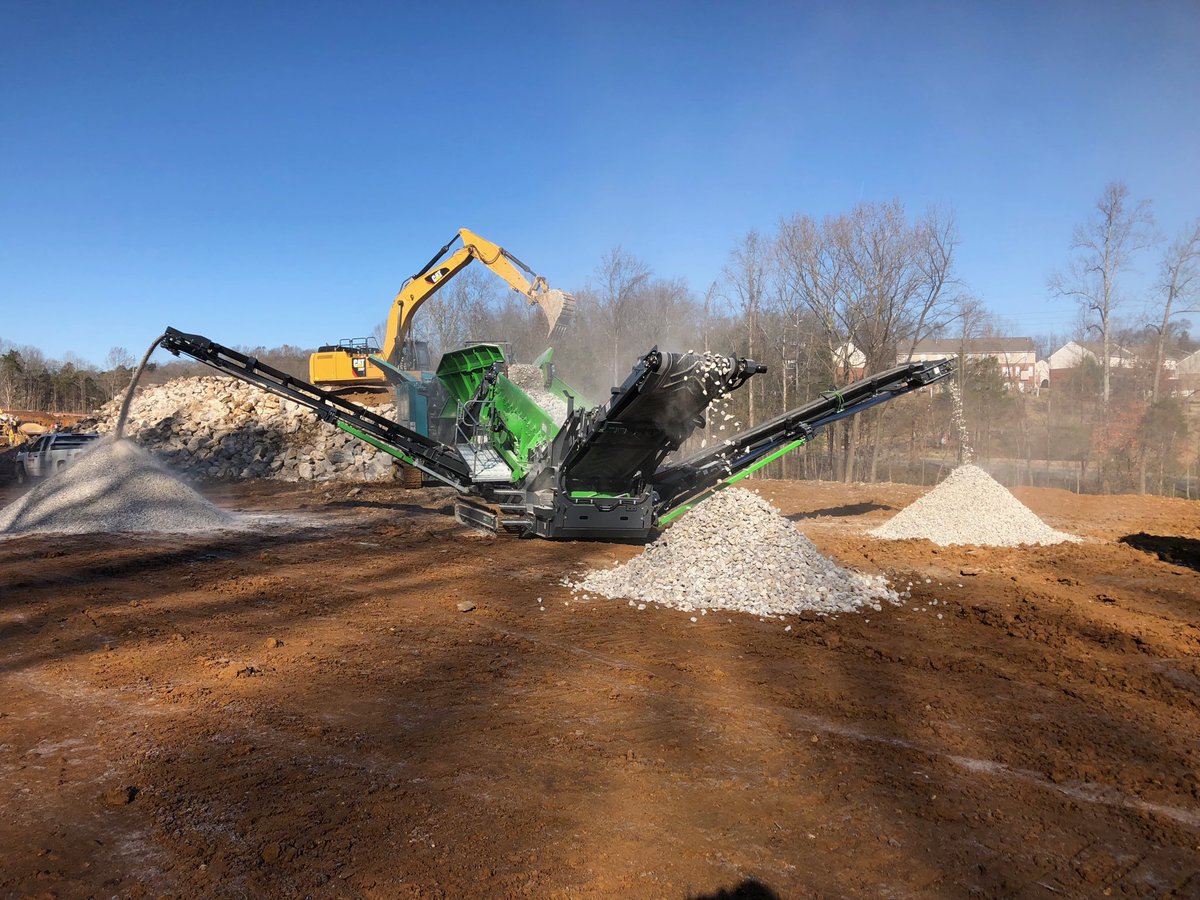 PowerscreenCS's tweet image. ⁦@Evo_Quip⁩  Colt 1000 2 deck Track Screening Plant. #compactwithimpact #powerscreensales #powerscreenused ⁦@powerscreencent⁩ ⁦@ACCoalter⁩ ⁦@PortablePlants⁩  ⁦@machinerytrader⁩ ⁦@CEGltd⁩ #screener ⁦@AggregatesMgr⁩ ⁦@AggMiningToday⁩