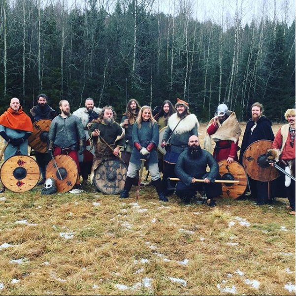 TheGrimfrost's tweet photo. Swinging the sword keeps the cold at bay. Shout out to #magdathena, former muay thai world champ, who joined us for a session of shieldbashing fun! #fitforbattle #vikinglifestyle #grimfrost https://t.co/JM60G1WZpM