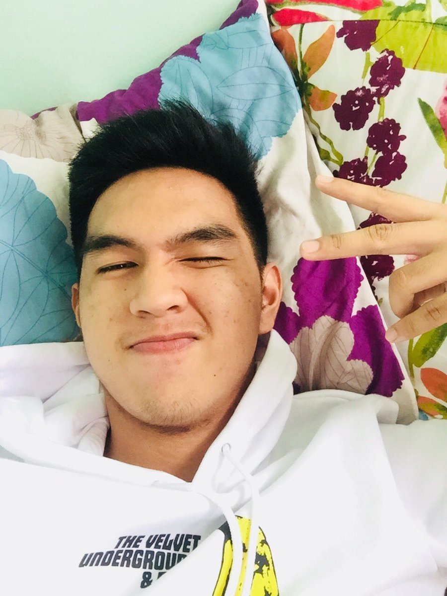 notberggg's tweet photo. Uhm... https://t.co/ZnKy7iwDpR
