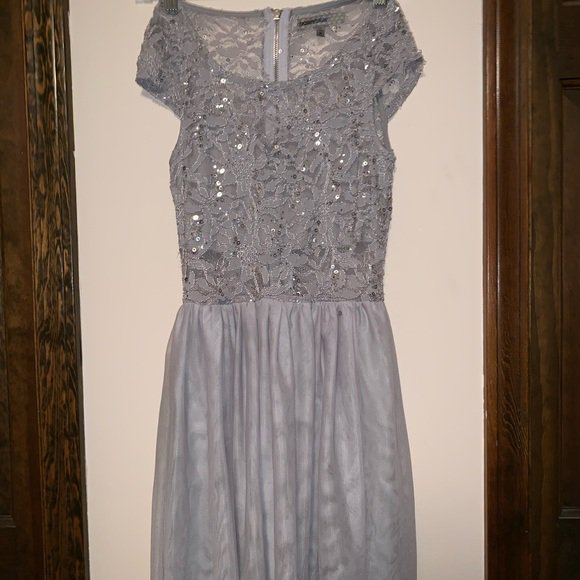 project3five's tweet photo. So good I had to share! Check out all the items I'm loving on @Poshmarkapp #poshmark #fashion #style #shopmycloset #baileyblue #lawman #sanita: https://t.co/TTtBrH0QOF https://t.co/JPk77frauG