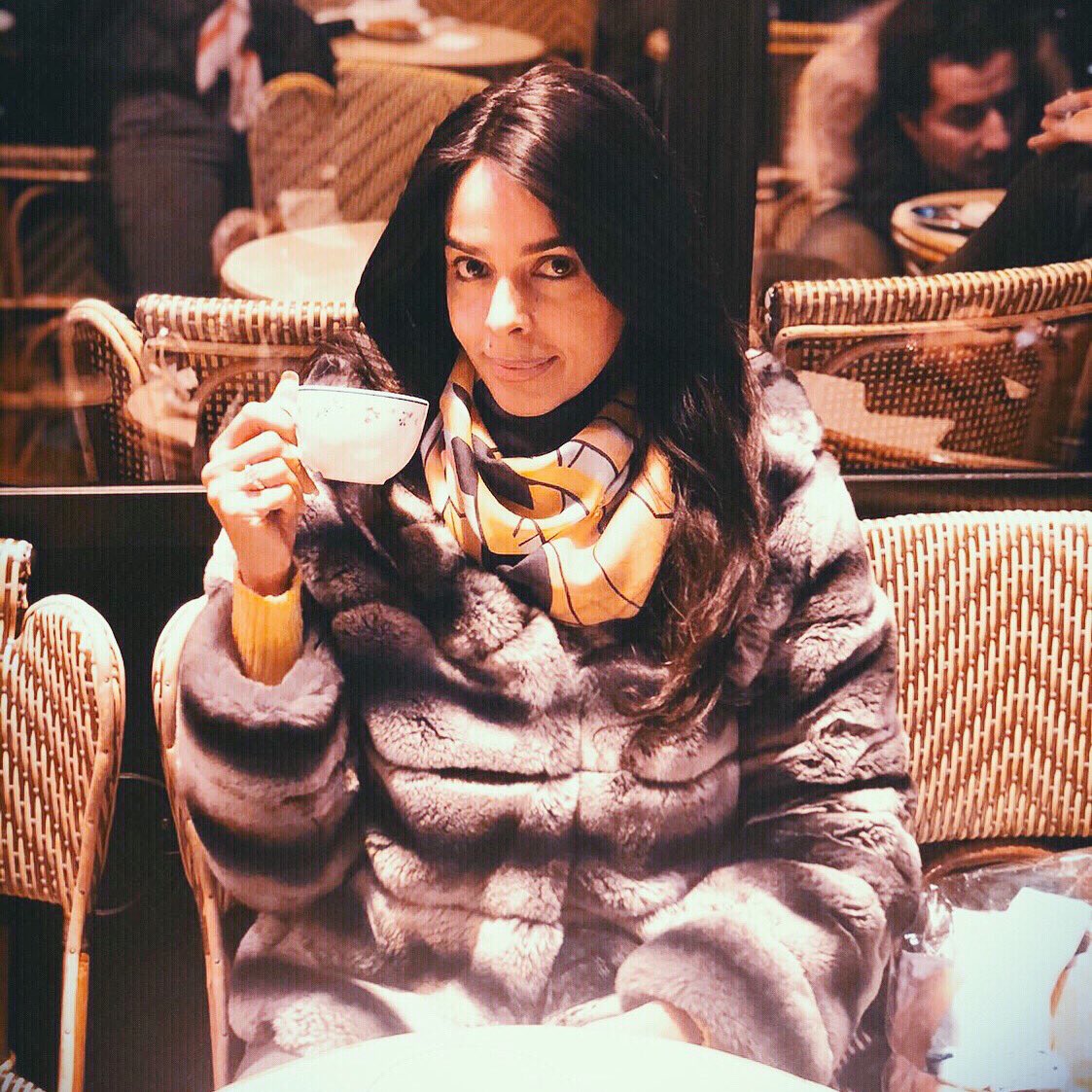 magdalenamam's tweet photo. CLOSE UP @mallikasherawat ❤️ Wrapped in our shawl 'Palm Garden' 💥
#magdalenamieszkowska #mallikasherawat #actress #model #bollywoodactress #paris #fashion #fashionaccessories #winter #winteraccessories #holidayseason #teatime #throwback #tb #happynewyear https://t.co/6CGsVWRChv