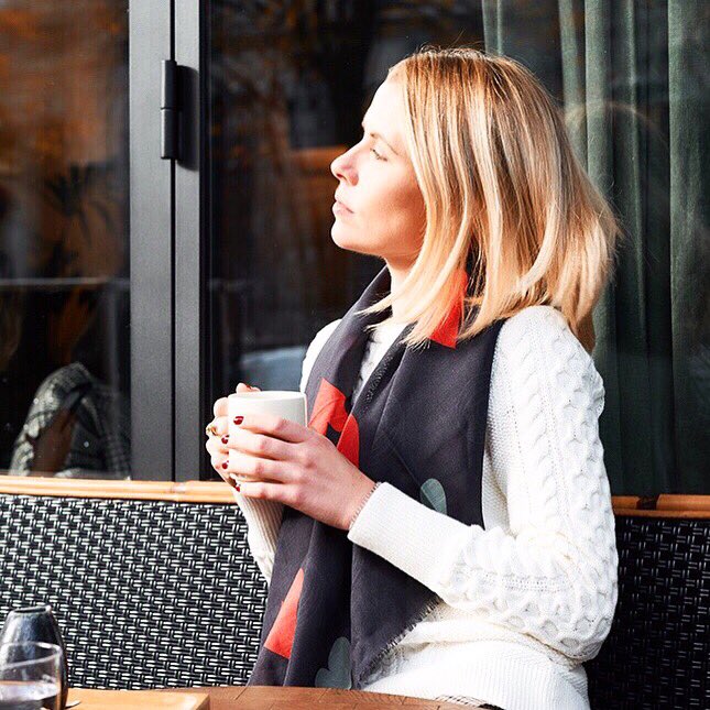magdalenamam's tweet photo. Take a look at the bright side ✨ (Wearing shawl from the Cosy Winter Collection visit our website for more designs)
#magdalenamieszkowska #shawls #winter #luxury #casual #style #holidayseason #winteraccessories #organicsilk #silk #sustainablefashion #fashion https://t.co/fqmQYSVw3Q