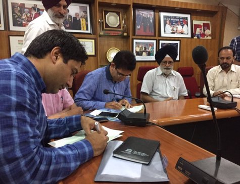 DPIITGoI's tweet image. (2/10): TISC PSCST played an active role in identifying and commercializing two technologies developed by Punjab Agricultural University: probiotic beverages from black carrots &amp;amp; fermented beverages from fruits and vegetables. #ProbioticTechnology #LetsTalkIP