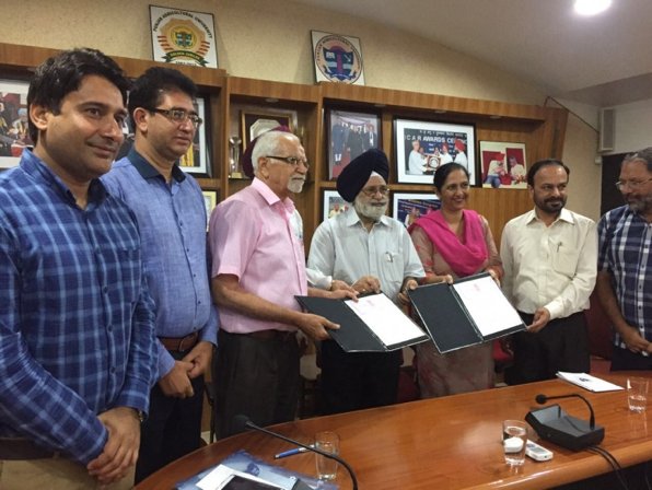 DPIITGoI's tweet image. (2/10): TISC PSCST played an active role in identifying and commercializing two technologies developed by Punjab Agricultural University: probiotic beverages from black carrots &amp;amp; fermented beverages from fruits and vegetables. #ProbioticTechnology #LetsTalkIP