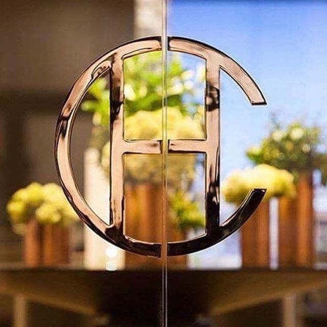 ENGINEOC's tweet photo. Golden Age Group approached the design of Collins House with the vision to celebrate the finest details. Only a handful of residences remain. Simply Stunning #goldenage #timeplaceprop Engine proudly appointed as OC Managers Image via @grenade.studio 📷: @goldenagegroup #oc #m… https://t.co/1dV5rjp1kD