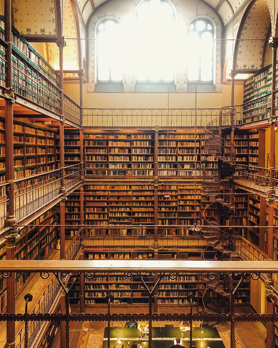 SoniaKatariina's tweet image. The best thing that books do for us is simplify: reading organises, and clarifies our concerns in many ways. #readingresolution: Finish 1 non-work-related book/month and finish #PhD. 2019 looks already incredible. #Rijksmuseum #Amsterdam #librarylife #phdchat #phdforum