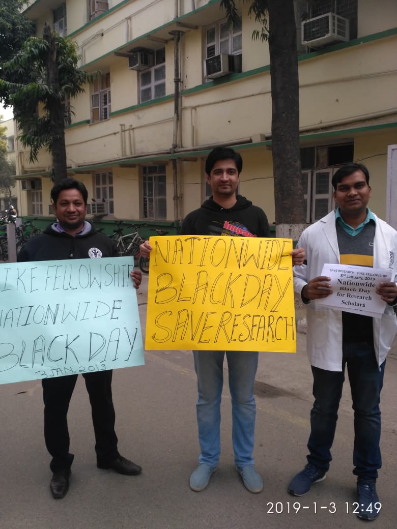SysAiims's tweet photo. Black Day of research scholars. We demand Hike in Fellowship of research scholars (pending from April 2018). @PMOIndia @IndiaDST @ICMRDELHI @FinMinIndia @HRDMinistry @LalChandraVish4 @HikeFellowship @PrinSciAdvGoI @ResearchSchola6 https://t.co/wdNbvHzo2s
