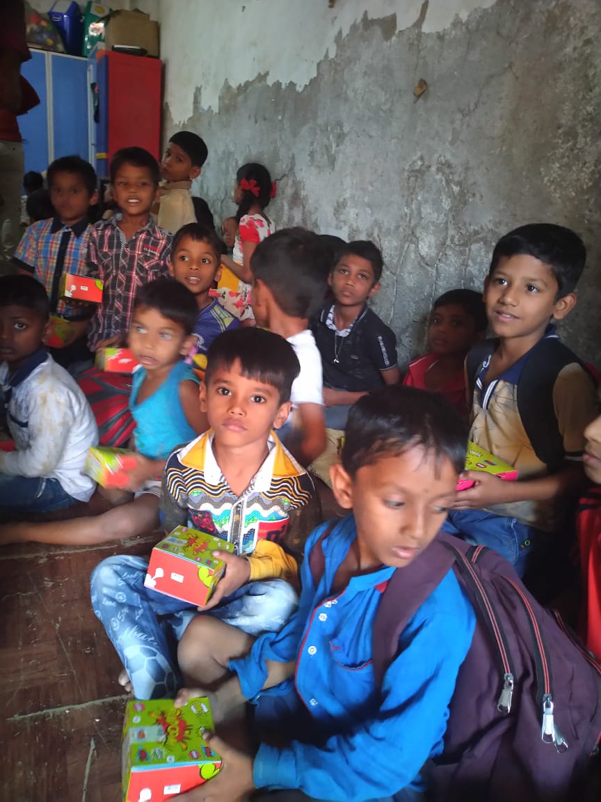 Karan_Tanna's tweet photo. Starting the New Year on a good note with ZERO HUNGER partnership of Dhadoom with @FeedingIndia and help feed underprivileged children and do our bit for the society.
#yellowtiehospitality #dhadoom #feedingindia #zerohungerindia https://t.co/Bbpw9luDI4