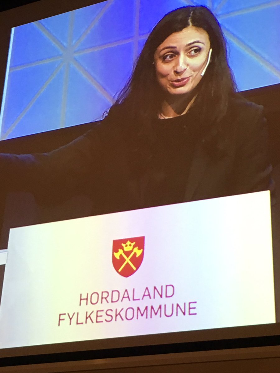 .<a href="/HadiaTajik/">Hadia Tajik</a> om fellesskap og mangfold på @hordaland_no nyttårsmøte <a href="/HesGine/">Anne Gine Hestetun</a> #hfknyttår