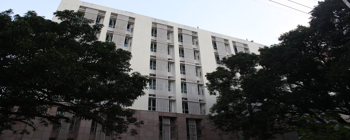 ImFmc's tweet photo. #CAT2018 results will be declared on Jan 5, 2019 now at 1:00 PM as per notification released on official website.
Last date to apply for IM-BHU is Jan 28, 2019.Any queries related to IMBHU tweet us @ImFmc 
Pic: Atal Incubation Center IM BHU.
#BanarasHinduUniversity #varanasi2018 https://t.co/vceLCbAdMv