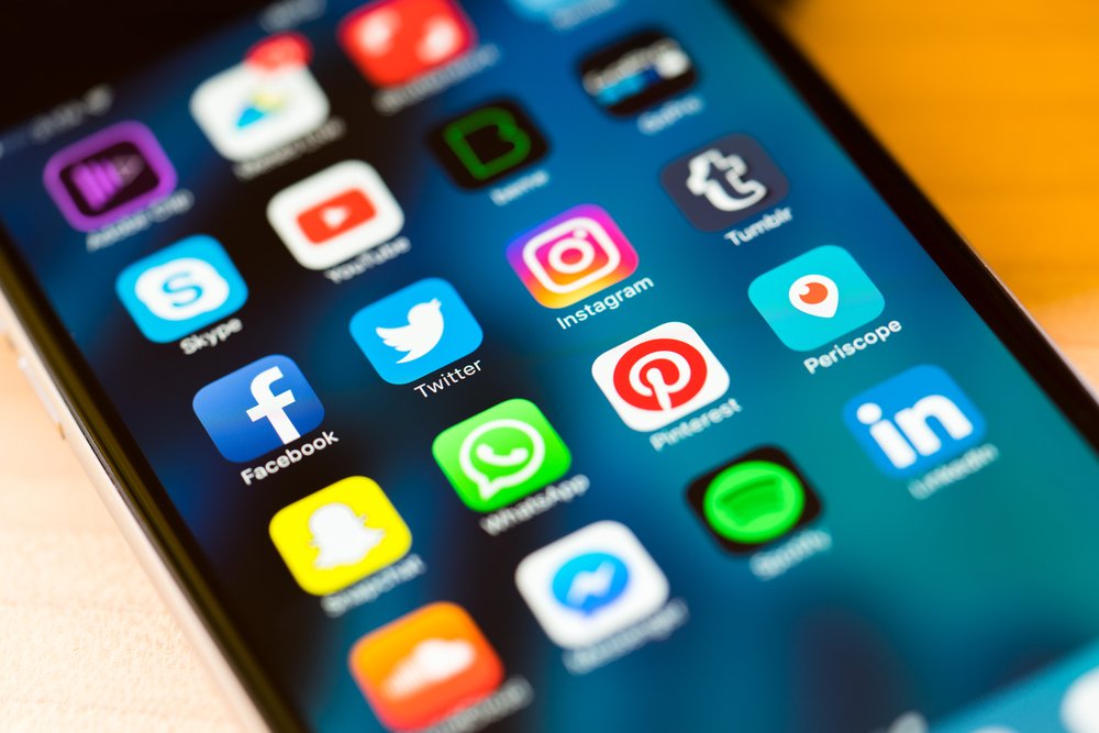 Point chiffres #SocialMedia 2019 👇

🌐 55% de la planète connectée 
🤳 44% de la planète utilise les #réseauxsociaux
👥 #Facebook représente 2,234 milliards d’utilisateurs /mois
👻 500 millions de personnes se connectent chaque jour à #Instagram

buff.ly/2BUb0rJ