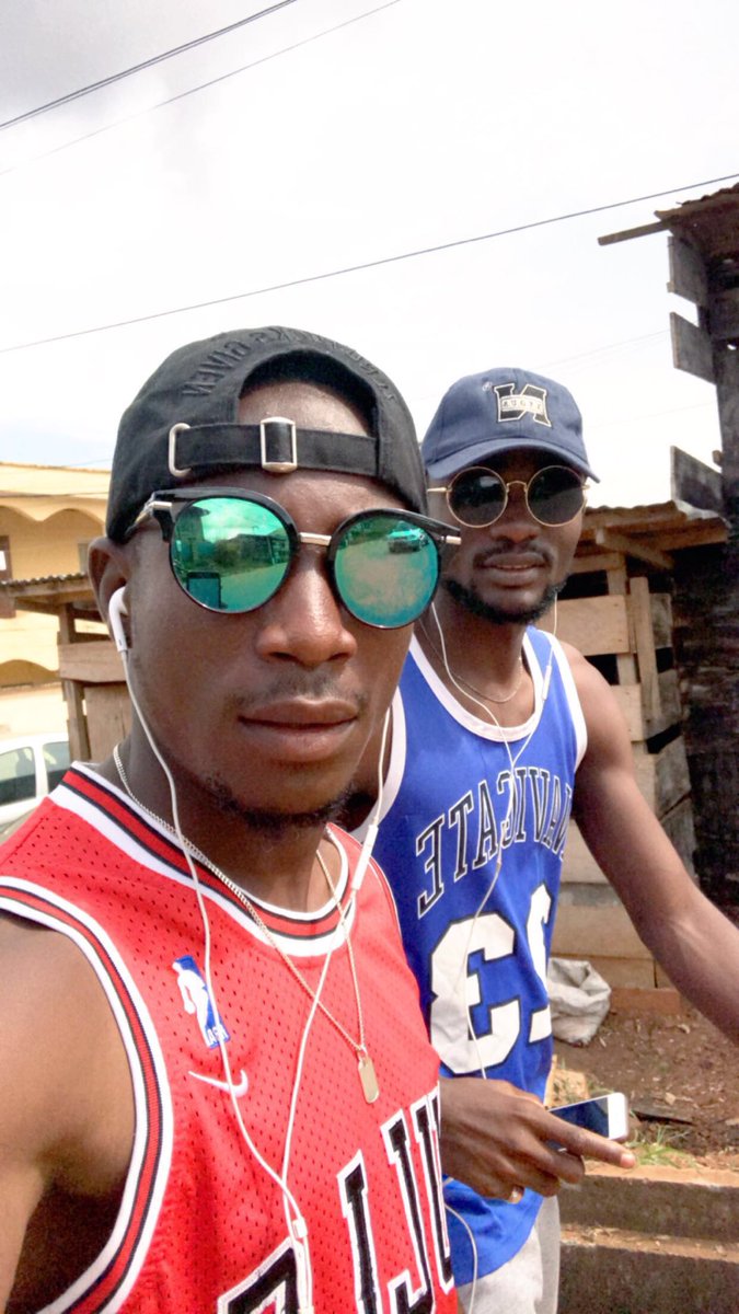 LobeUlrich's tweet photo. More Life bro https://t.co/62T4RylFn6