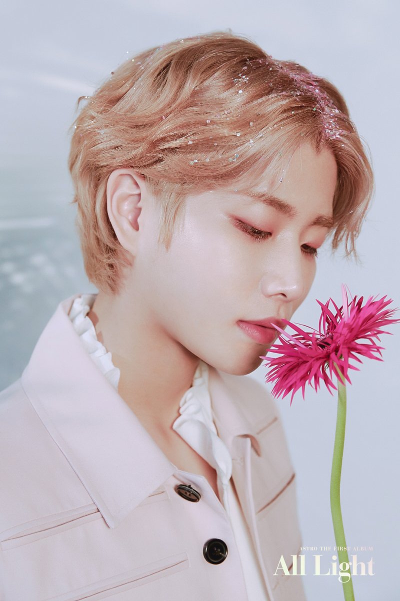 Our hyung-line! #ASTRO drops #MJ and #JinJin official photos for
