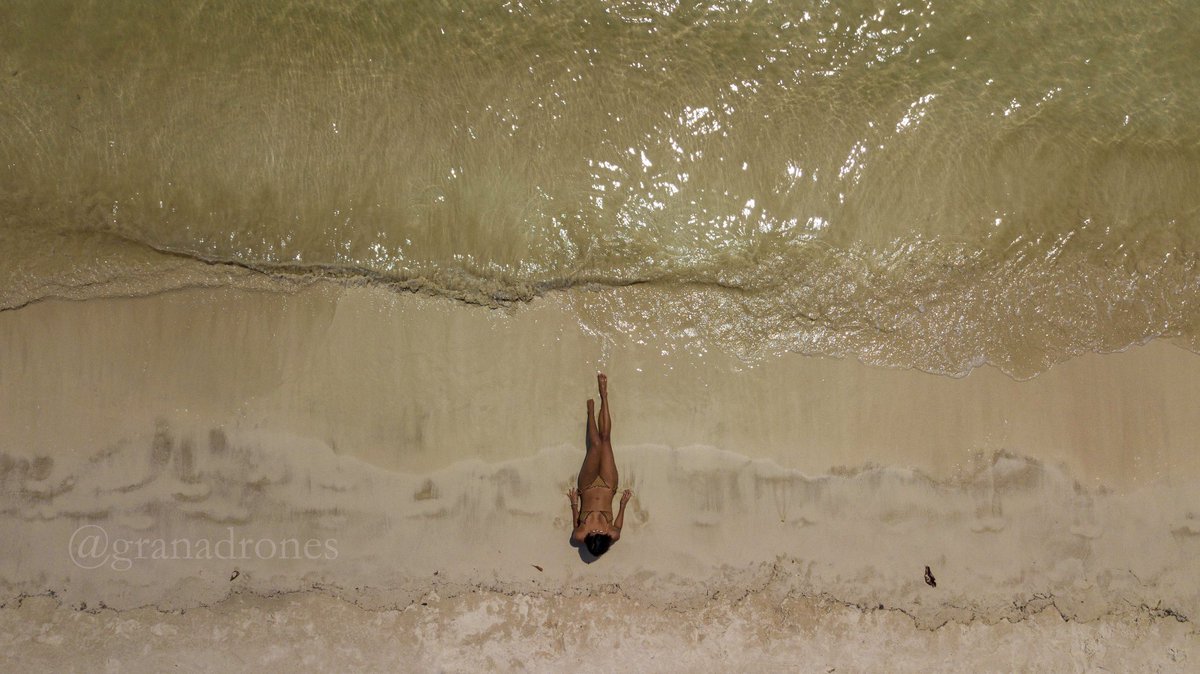 granadrones's tweet photo. #beauty in the #beach https://t.co/UAYVIMoYuY