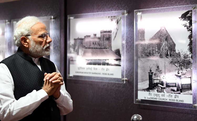 SPsAviation's tweet photo. Revering #NetajiSubhasChandraBose
https://t.co/c8aKcYnLvn
#SubhasChandraBose #NarendraModi #PMModi #PMInAndaman @narendramodi #CellularJail #VeerSavarkar #netajiandsavakarhonoured #RenkojiTemple #Military #Defence #Security #IndianArmy #IndianNavy #IAF #IndianArmedForces https://t.co/0J59tyw5jb