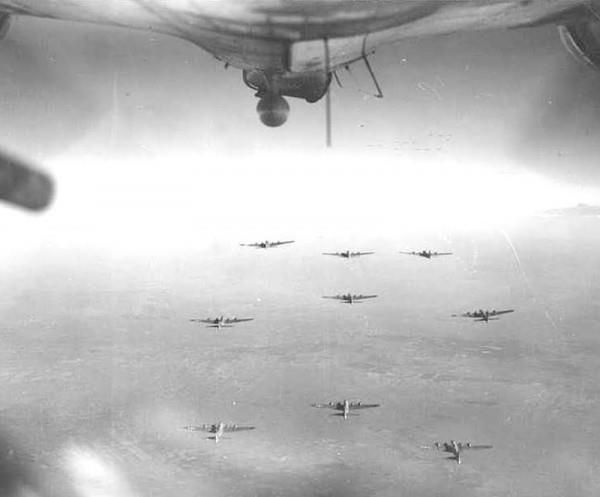 Tijdens WOII werden in de buurt van Vliegveld Twenthe schijnvliegvelden aangelegd om de aandacht af te leiden van het echte vliegveld. Heb jij ook een schijnvliegveld in het vizier? Of kom jij naar de plek waar het echt te doen is? Vliegveld Twenthe, 4M event 19 jan'19