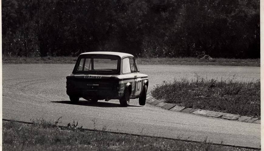 killarney_ct's tweet photo. A retro pic of some sideways action at Killarney from yesteryear. #KillarneyRaceway https://t.co/nv0HsXs7WW