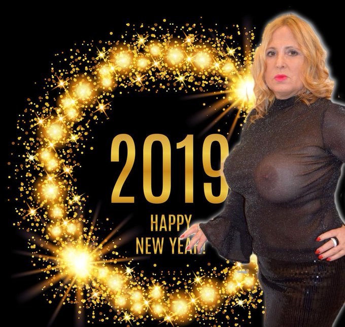 Happy New Year 2019 to all my nudist friends ! Let&acute;s stay nude ! https://t.co/P3Z7LuqrRb<a href="/tag/camgirl"class="tags"><span>#camgirl</span></a>