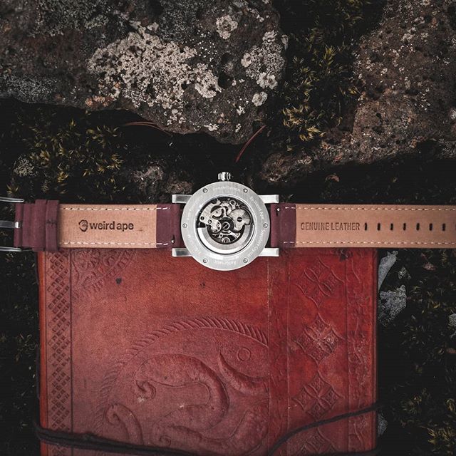 WeirdApeWatches's tweet photo. Ticking into a new year! Happy 2019 everyone! #weirdape https://t.co/OTWCxqYgFS https://t.co/aDK9jR1SYO