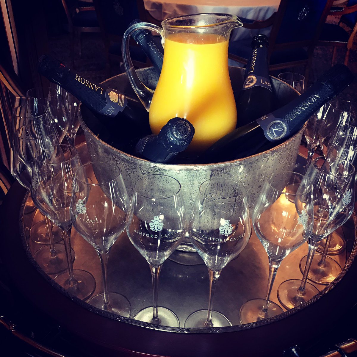 bobbybowe66's tweet photo. #Endless @ChampagneLanson Mimosas with #Bottomless @lough_mask Vodka #BloodyMarys @ashfordcastle #NewYears2018 Brunch we’re Knocking them Out Of the Park Great start to 2019 #Greenest #BloodMary #IntheWorld #LocalVodka #ArtisanProduce #Timeless !!!! https://t.co/4eNN65ul6J
