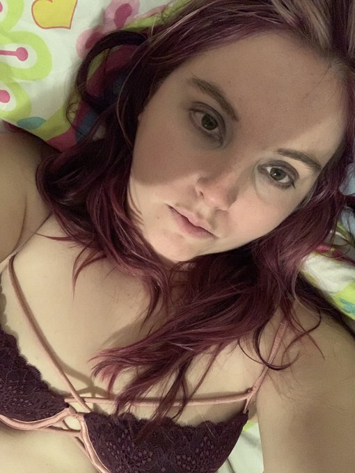 ElizabethBrooklynXOXO❤️💋 - 1 pic. Can’t wait for Wednesday and Thursday first shoots of 2019 :) excited https://t.co/k9TJUx6szO