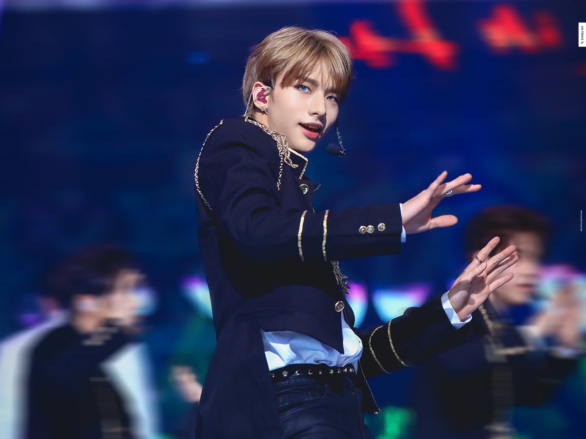 181231 MBC 가요대제전 

it′s time to stop

#현진 #황현진 #HYUNJIN #스트레이키즈 #스키즈 #StrayKids <a href="/Stray_Kids/">Stray Kids</a>