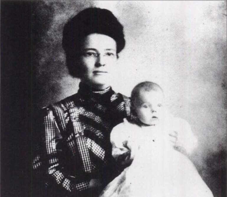 This day 127 years ago – 1 January 1892 – Annie Moore, a native of Co. Cork, became the first immigrant ever to pass through Ellis Island.

Moore was 15 years old, and travelling with two brothers to meet parents who had already emigrated.

She was gifted with a $10 gold coin.