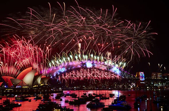 FORCOMDAusArmy's tweet image. #HappyNewYear from all of the team at #ForcesCommand!  Thank you for your support throughout 2018, and all the very best for the year ahead!  Thank you to our @AustralianArmy soldiers, families and friends for the important roles you play. Stay safe! 🥳🥳🥳