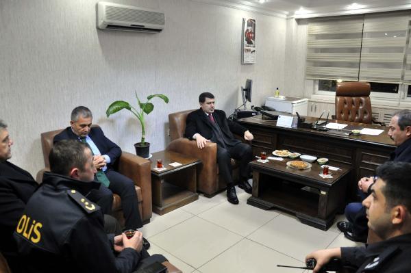 Ankara Valisi Şahin’den görev başındaki polislere yılbaşı ziyareti  hry.yt/VS2o1