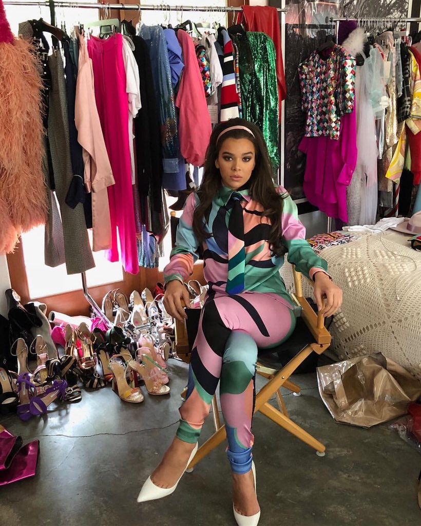 HaileeUpdatesFR's tweet photo. Imagine being this beautiful like Hailee Steinfeld.
#Hailee2018 https://t.co/vLbgSHiMGU