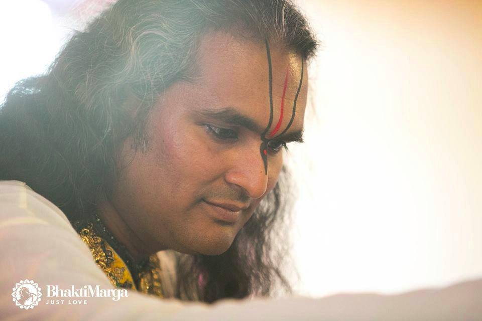 BhaktiMargaIT's tweet photo. #BuonAnno #Paramahamsa #Vishwananda #SatGuru #Augurio #NuovoAnno 
#Cambiamento #Coraggio #Crescita #Amore #Dio #Guru #Giridhari #Benedizione #Insegnamenti #JustLove https://t.co/QlaseWZRGZ