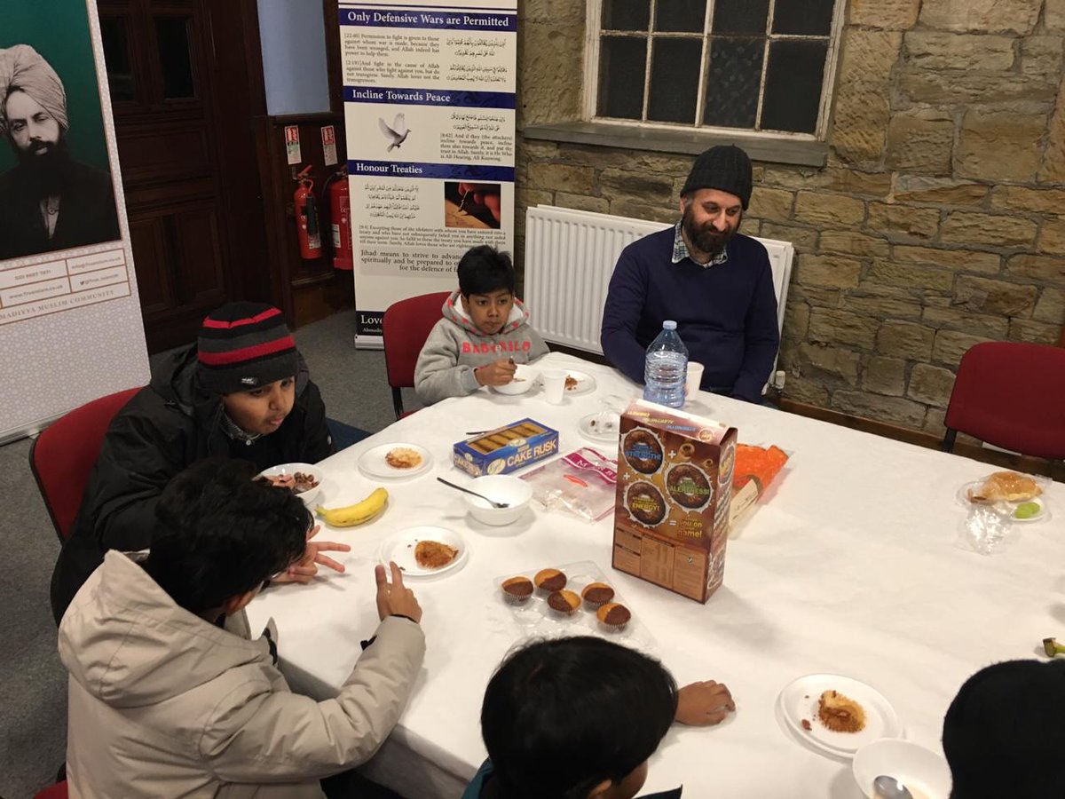 MKASpenValley's tweet photo. #HappyNewYears2019 to all of you and your families. Children and Adult members of @MKASpenValley started their first day of the year with #Tahajjud prayer followed by #Fajar , Dars and Breakfast. https://t.co/2KViqTEGVK