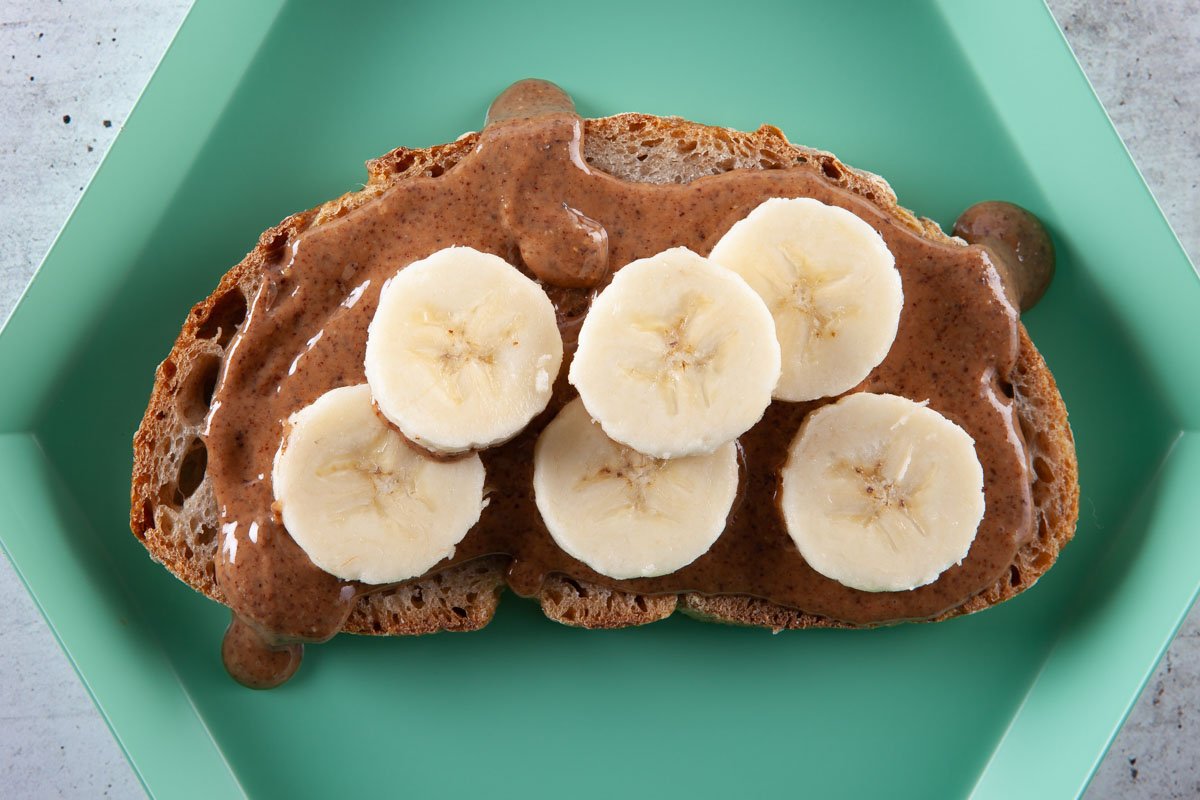 superloaf_bread's tweet photo. Wishing you a year of wellness and healthy baking! We are brunching our way into the new year with a much needed slice of our Modern House organic sourdough loaf topped with energy-giving Coconut Almond Butter and fresh banana. Make 2019 a year for better bread! #modernbaker https://t.co/M8SnCr5ony