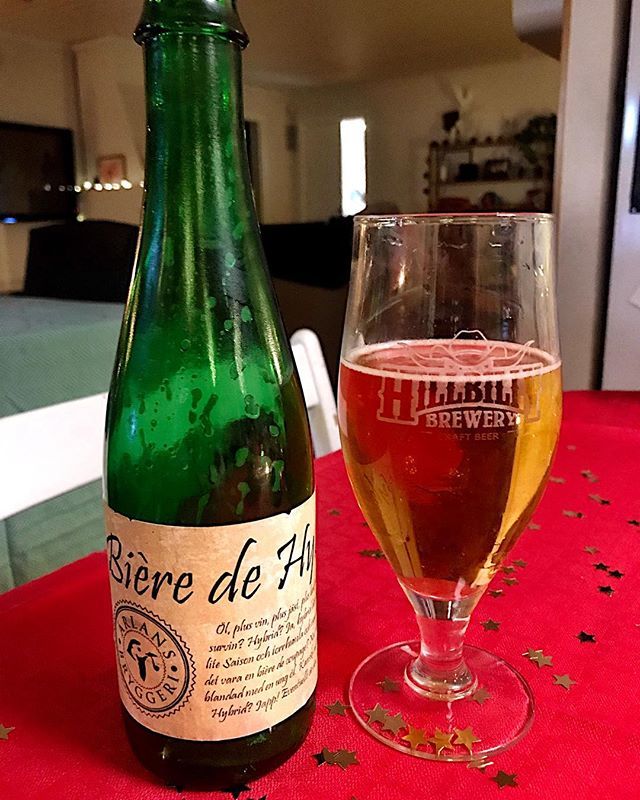 hillbillybrewer's tweet photo. Happy new year! This evening I had the luxury to have some Biere de Hybrid from @arlans_bryggeri. Well crafted as always. ;) Hoping for a great 2019 with a lot of beer and beer-related stuff. Take care everyone and see you about there. 👍😎
#Homebrewing #craftbeer #beer #allgr… https://t.co/k9tZaopgwT